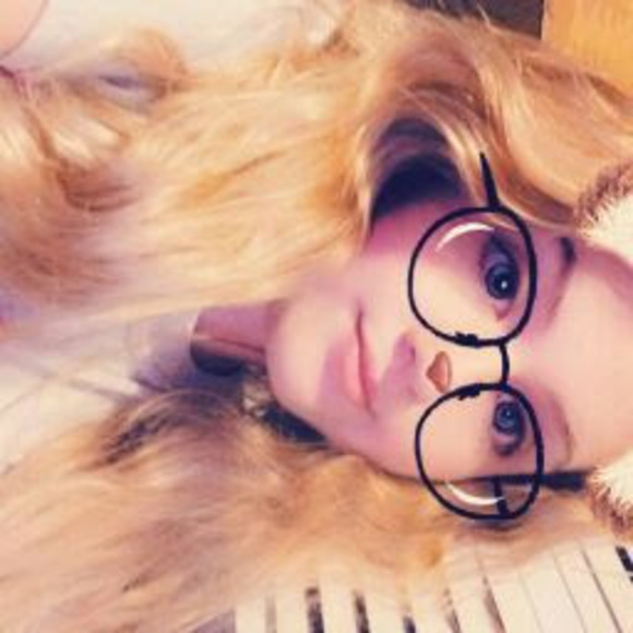 Meet your Posher, Lashea - Picture 1 of 1